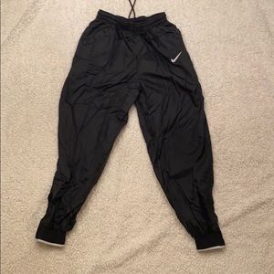 Girl’s Nike vintage sports pants